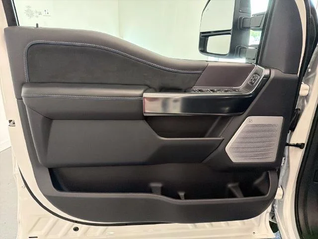 New 2026 Star White Metallic Tri-Coat Ford F-250® Platinum® image 32