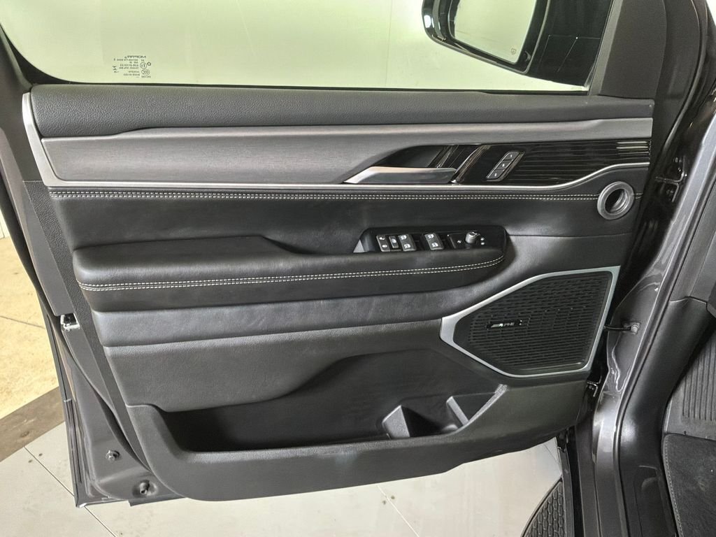 New 2026 Baltic Gray Metallic Clearcoat Jeep Limited Altitude image 10