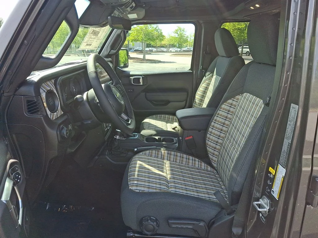 New 2026 Granite Crystal Metallic Clearcoat Jeep 85th Anniversary Edition image 8