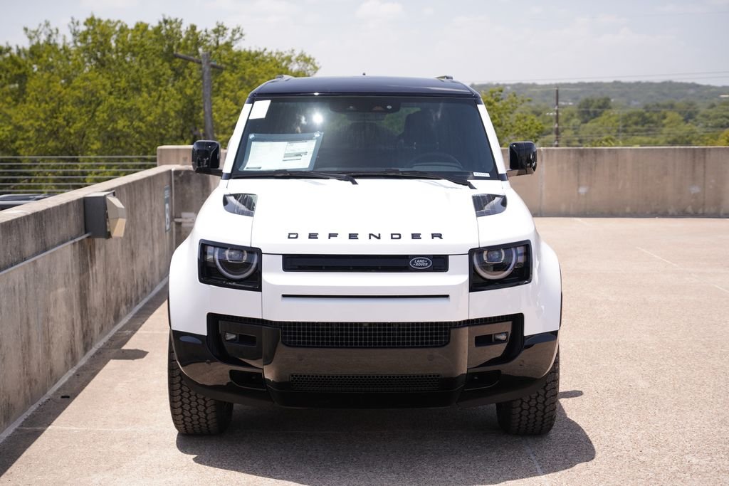New 2026 Fuji White Land Rover X-Dynamic SE image 4
