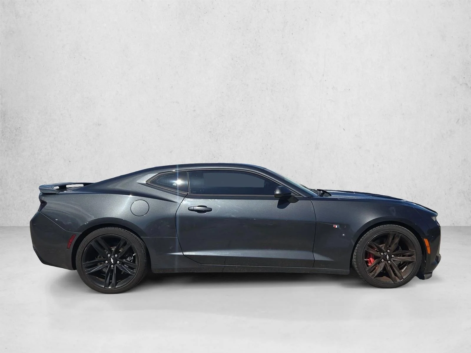 Used 2016 Nightfall Gray Metallic Chevrolet 2SS image 4