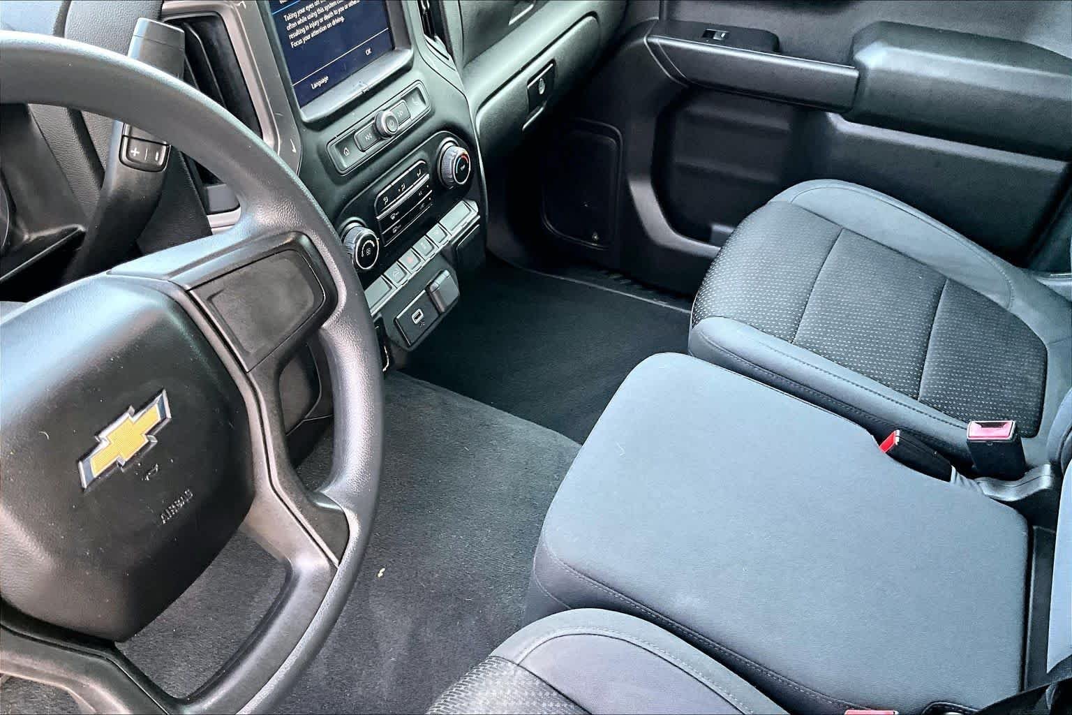 Used 2019 Northsky Blue Metallic Chevrolet Custom image 13