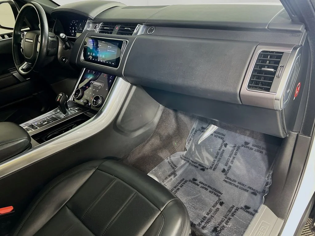 Used 2018 Fuji White Land Rover HSE Td6 image 31