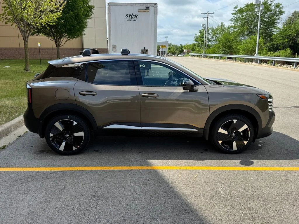 New 2026 Canyon Bronze Metallic Nissan SR image 3