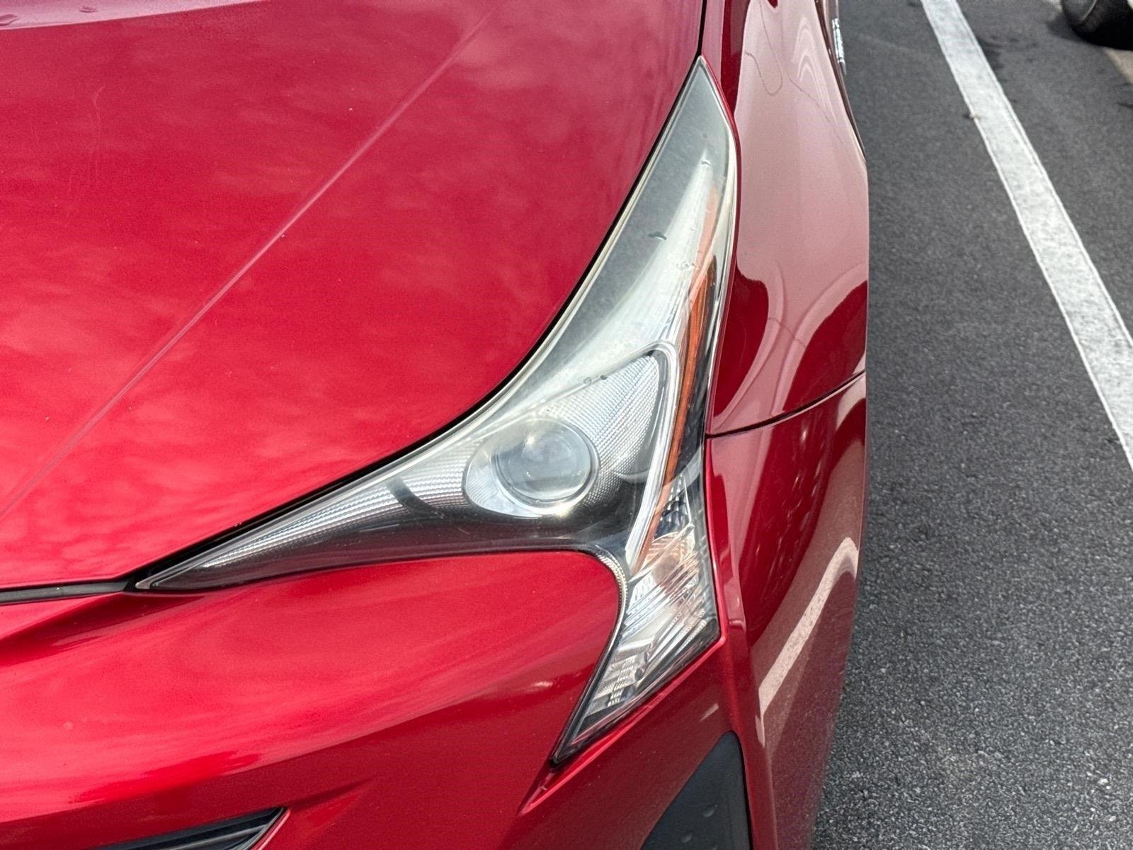 Used 2016 Hypersonic Red Toyota Two image 25