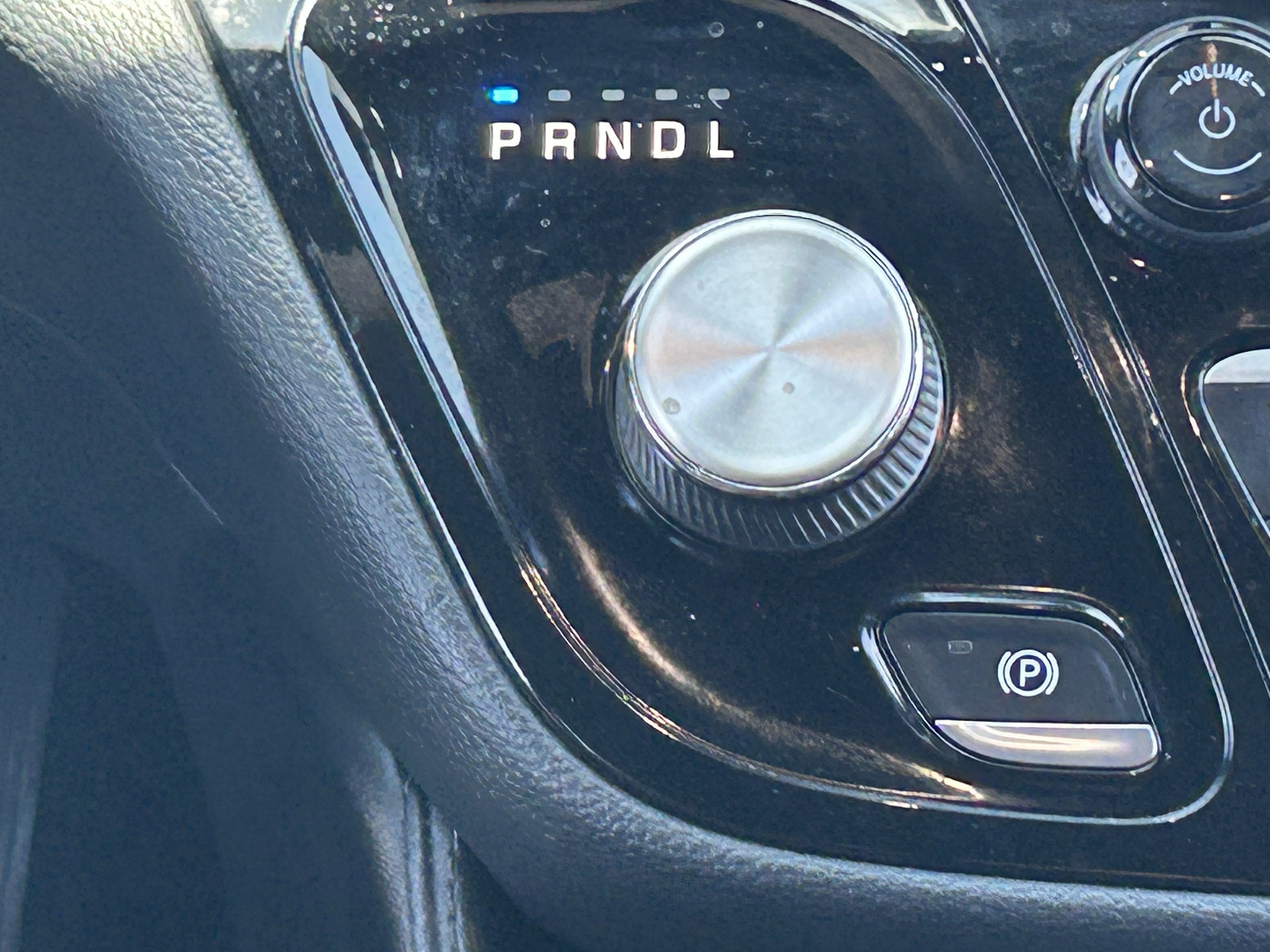 Used 2021 Ocean Blue Metallic Chrysler Hybrid Limited image 22