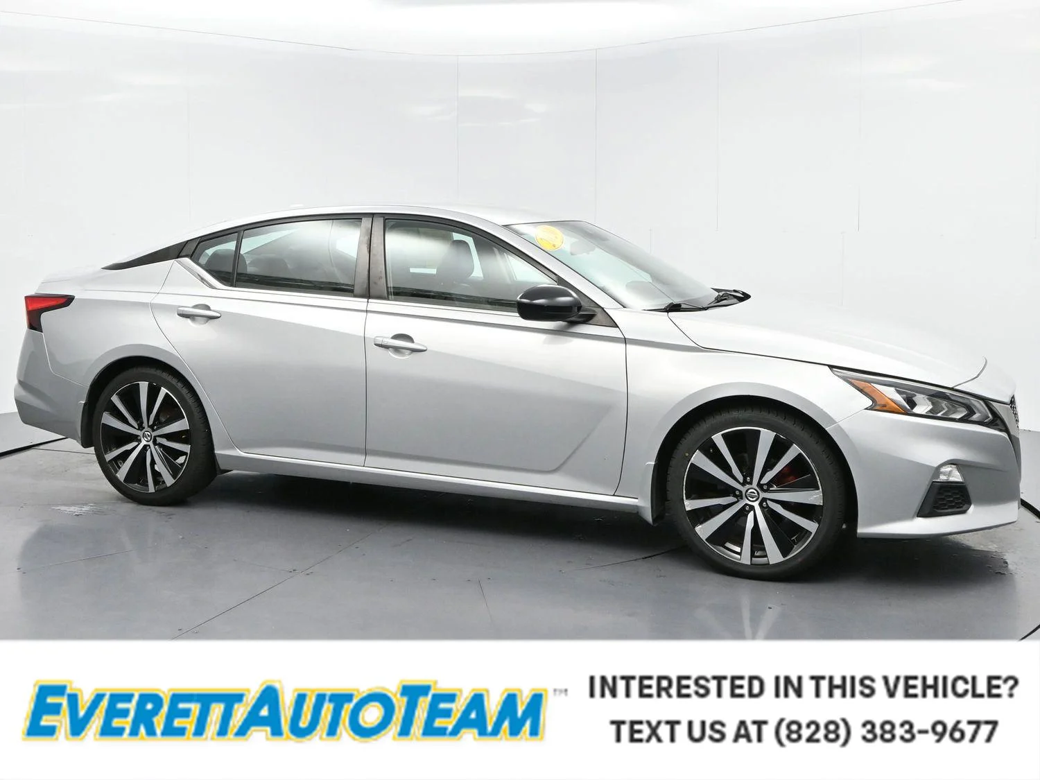Used 2020 Brilliant Silver Metallic Nissan 2.5 SR image 1