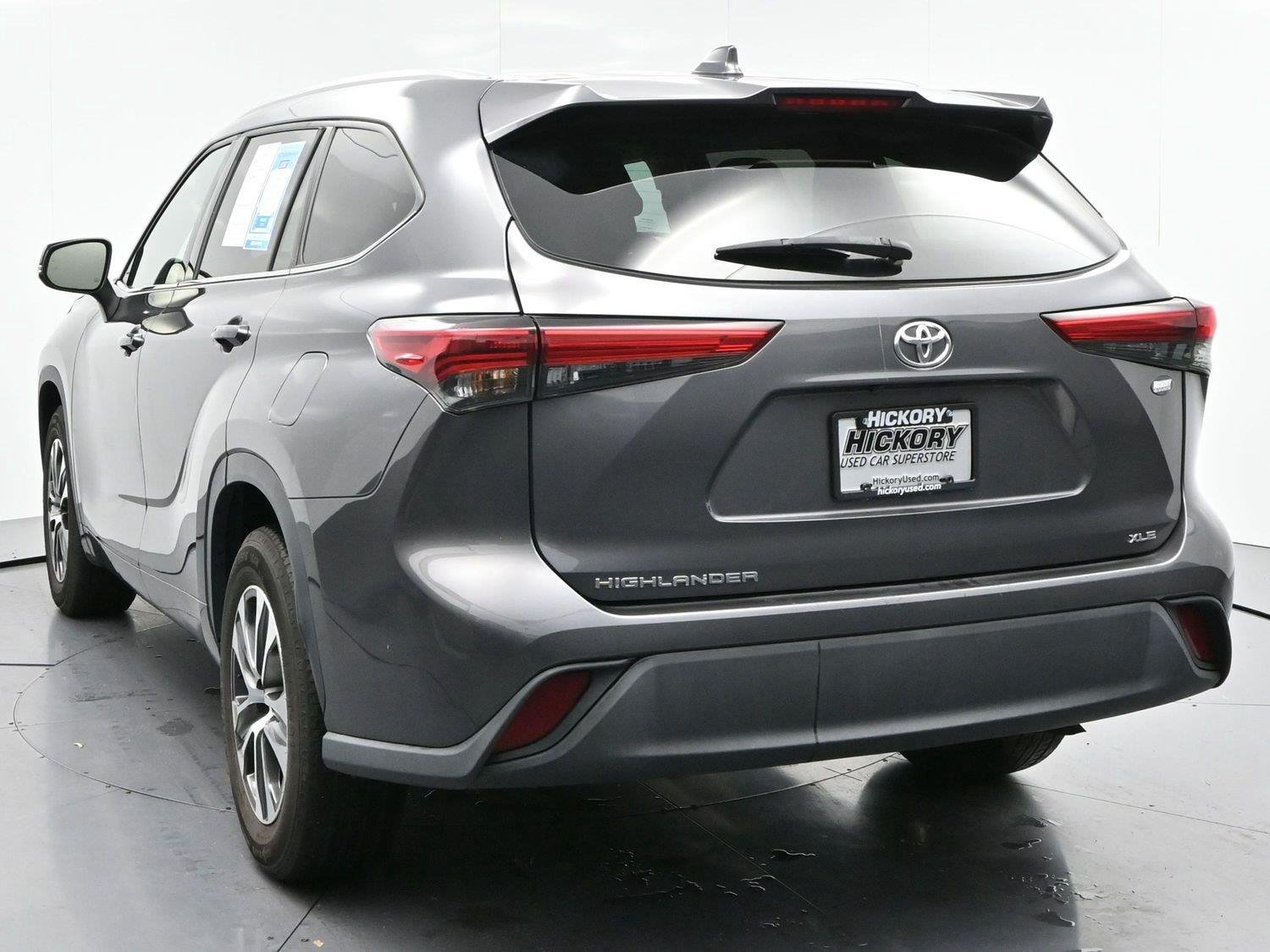 Used 2022 Magnetic Gray Metallic Toyota XLE image 6