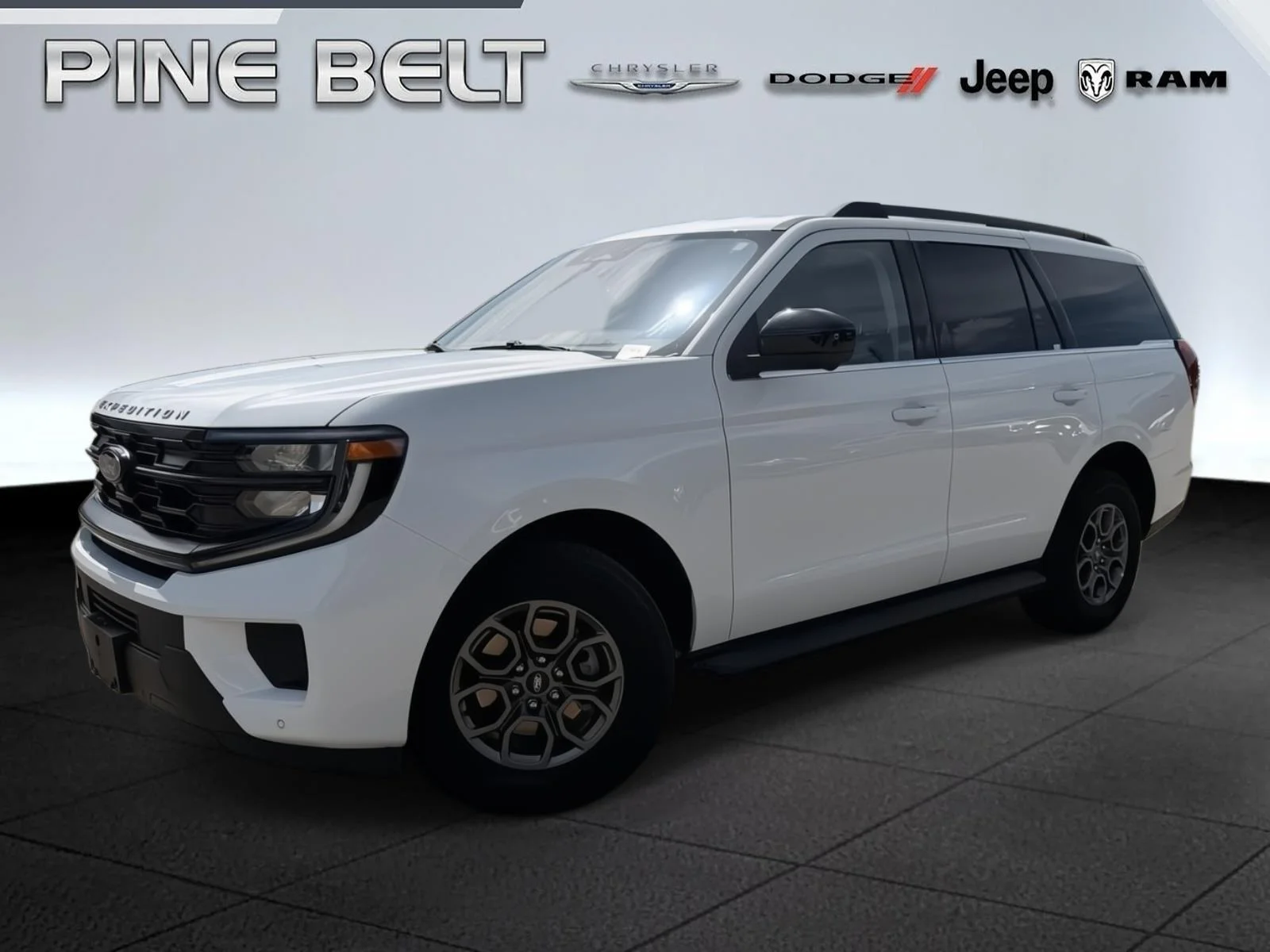 Used 2025 Oxford White Ford Active image 1