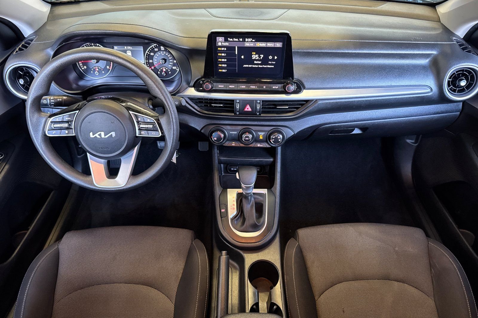 Used 2023 Steel Gray Kia LXS image 12