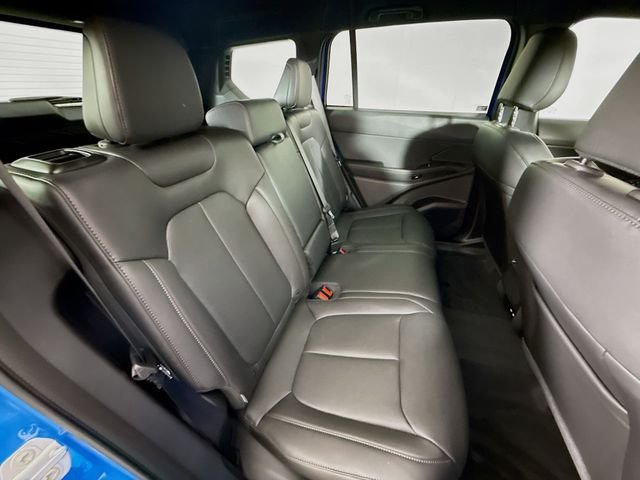 New 2026 Hydro Blue Pearl-Coat Exterior Paint Jeep Limited image 25