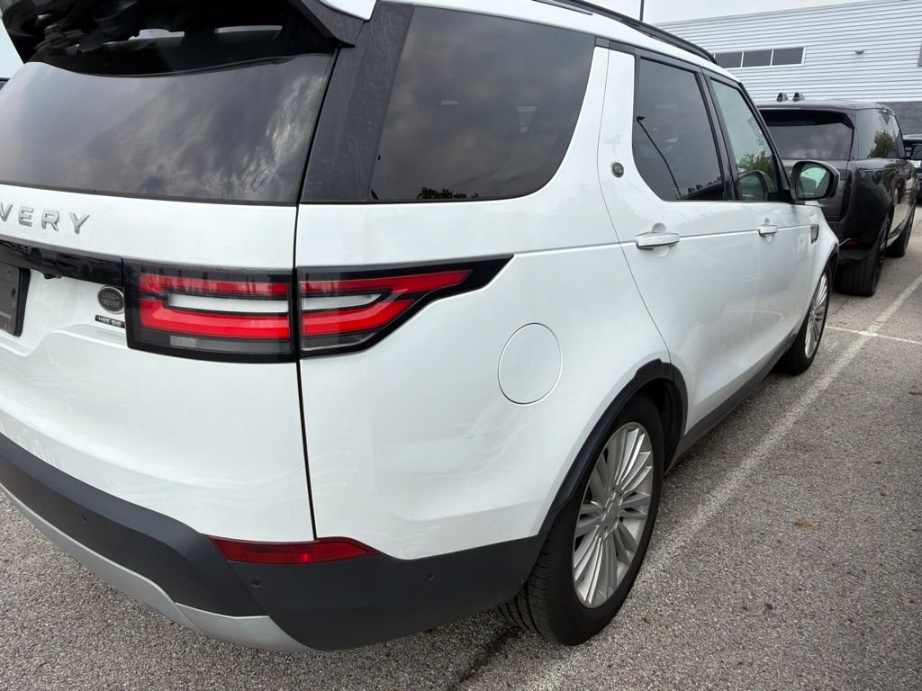 Used 2018 Fuji White Land Rover HSE Luxury image 5