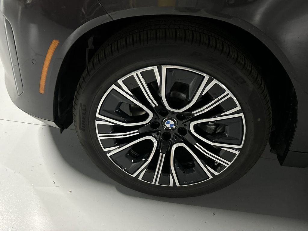New 2026 Dark Graphite BMW 30 xDrive image 10