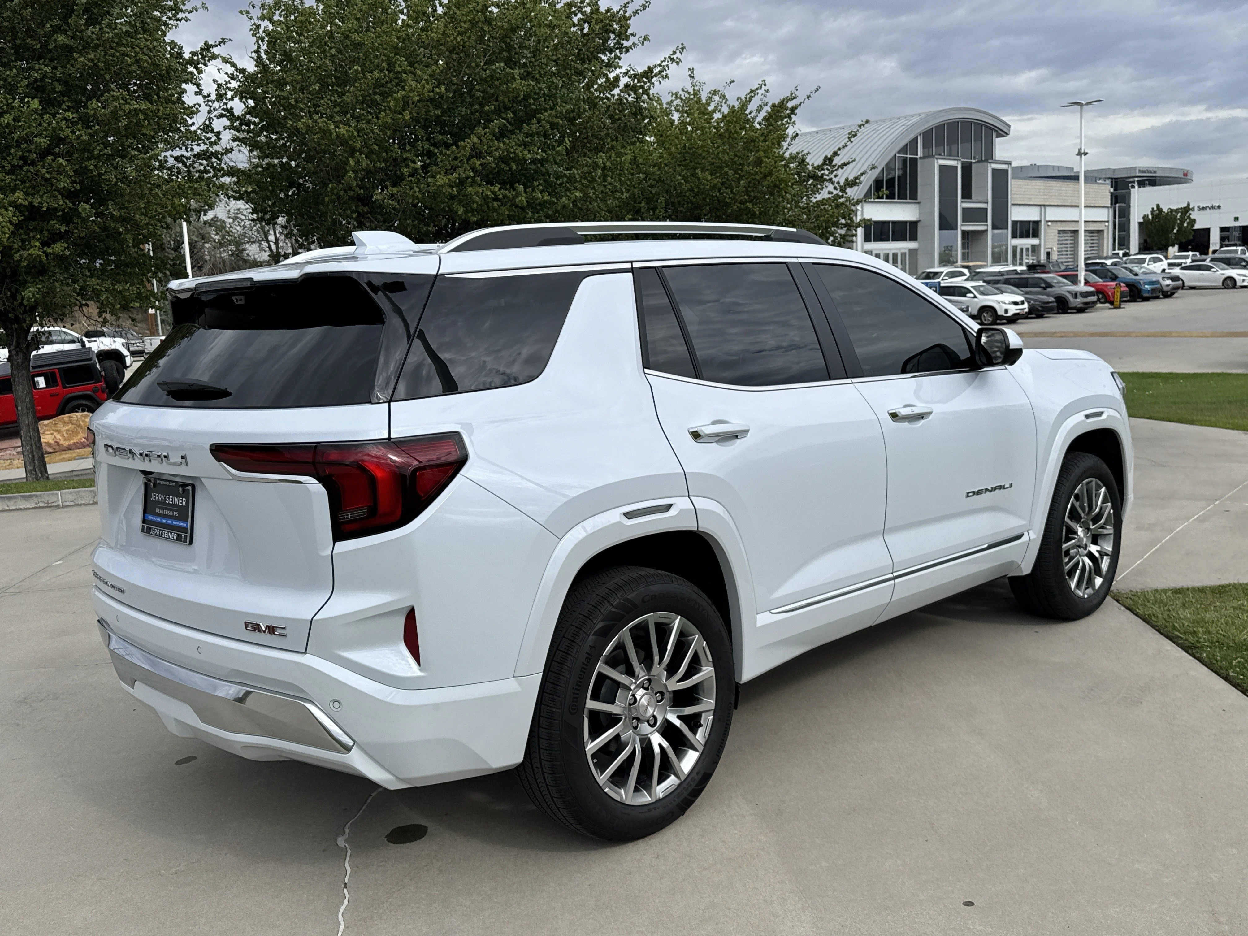 Used 2026 Glacier White Tricoat GMC AWD Denali image 6