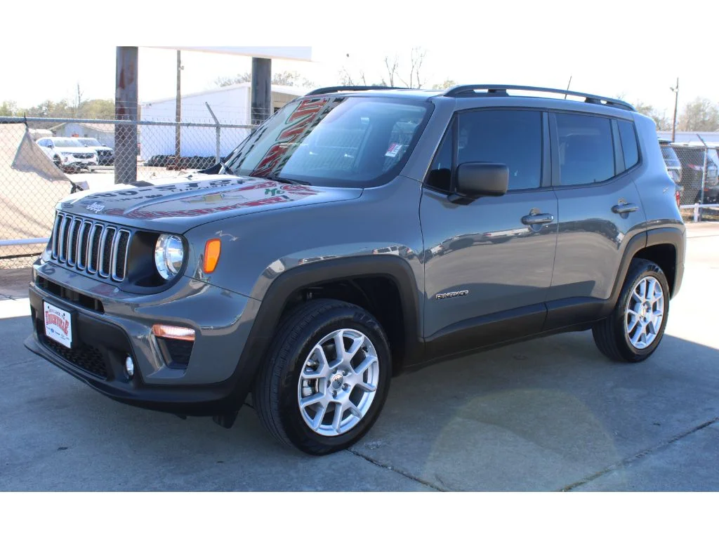 Used 2022 Jeep Renegade Latitude with VIN ZACNJDB17NPN78224 for sale in Sour Lake, TX