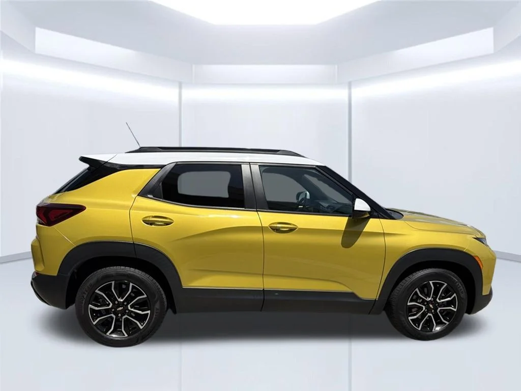 Used 2023 Yellow Chevrolet ACTIV image 8