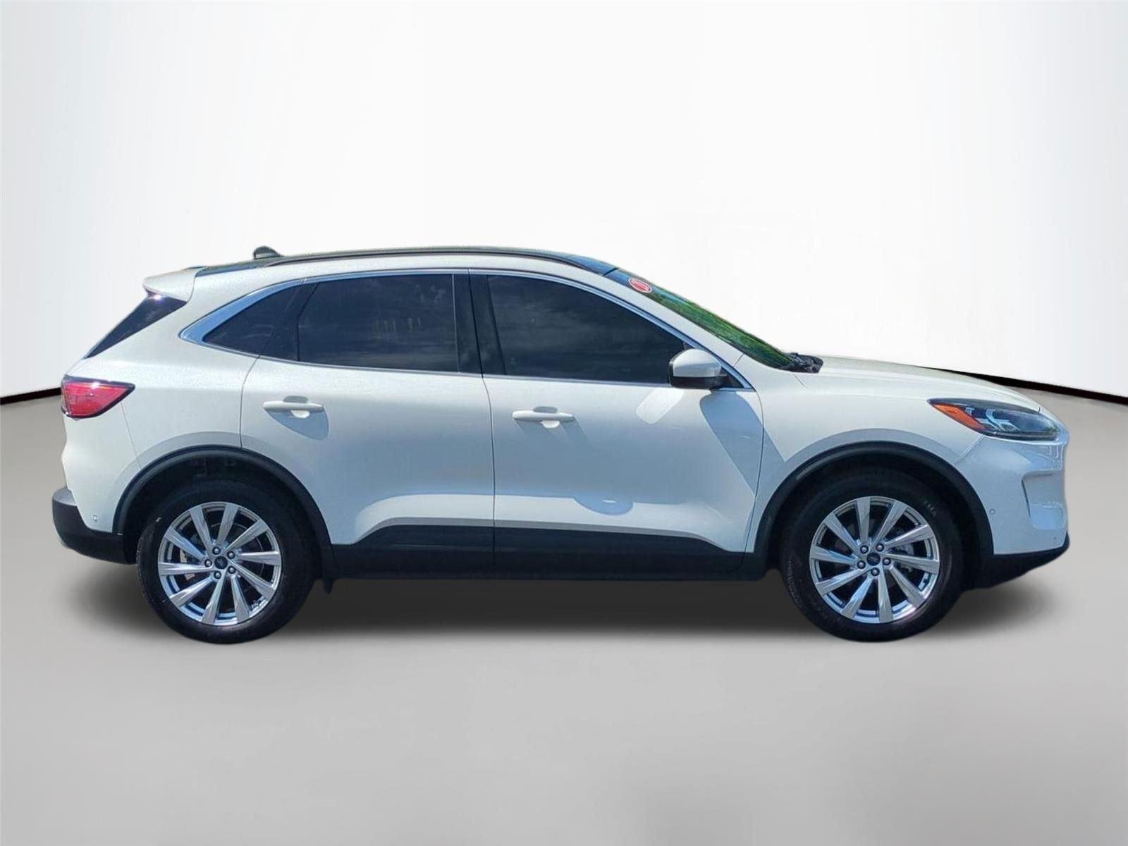 Used 2021 Star White Metallic Tri-Coat Ford Titanium image 7