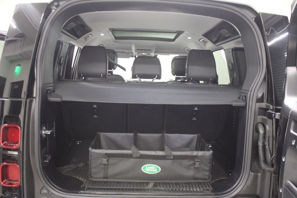 Used 2025 Black Land Rover S image 40