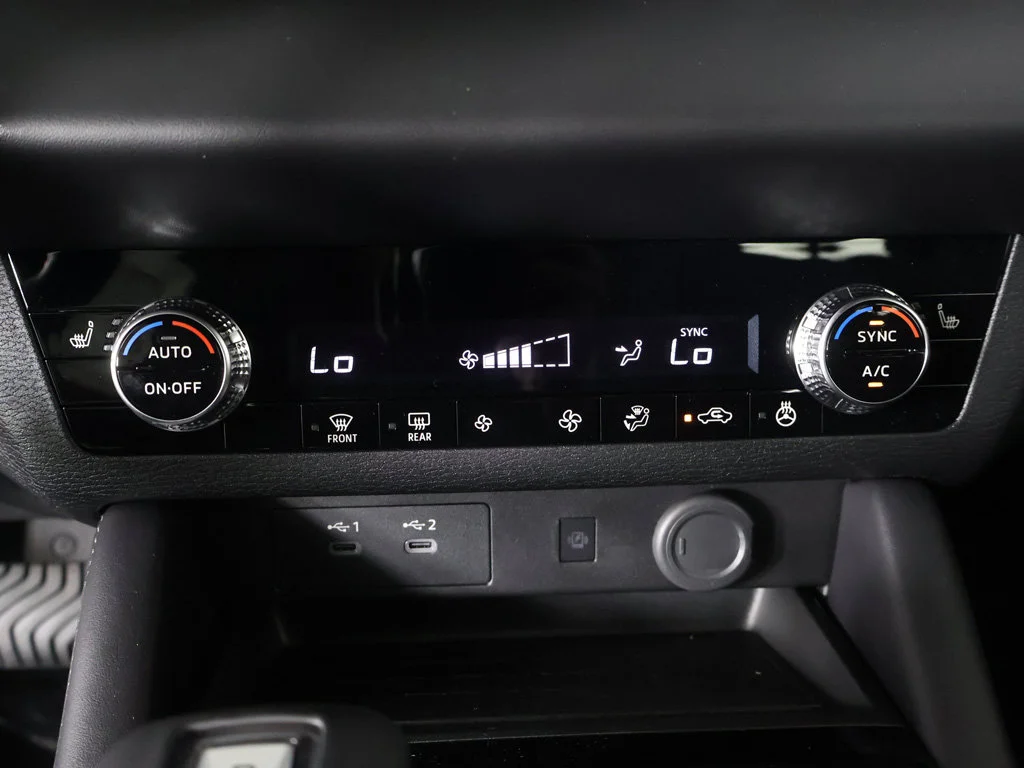 New 2026 Gray Mitsubishi SE image 43