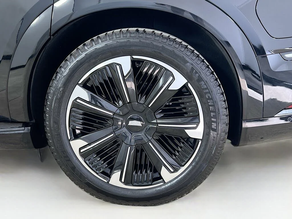 Used 2025 BLACK RAVEN Cadillac Sport 1 image 9