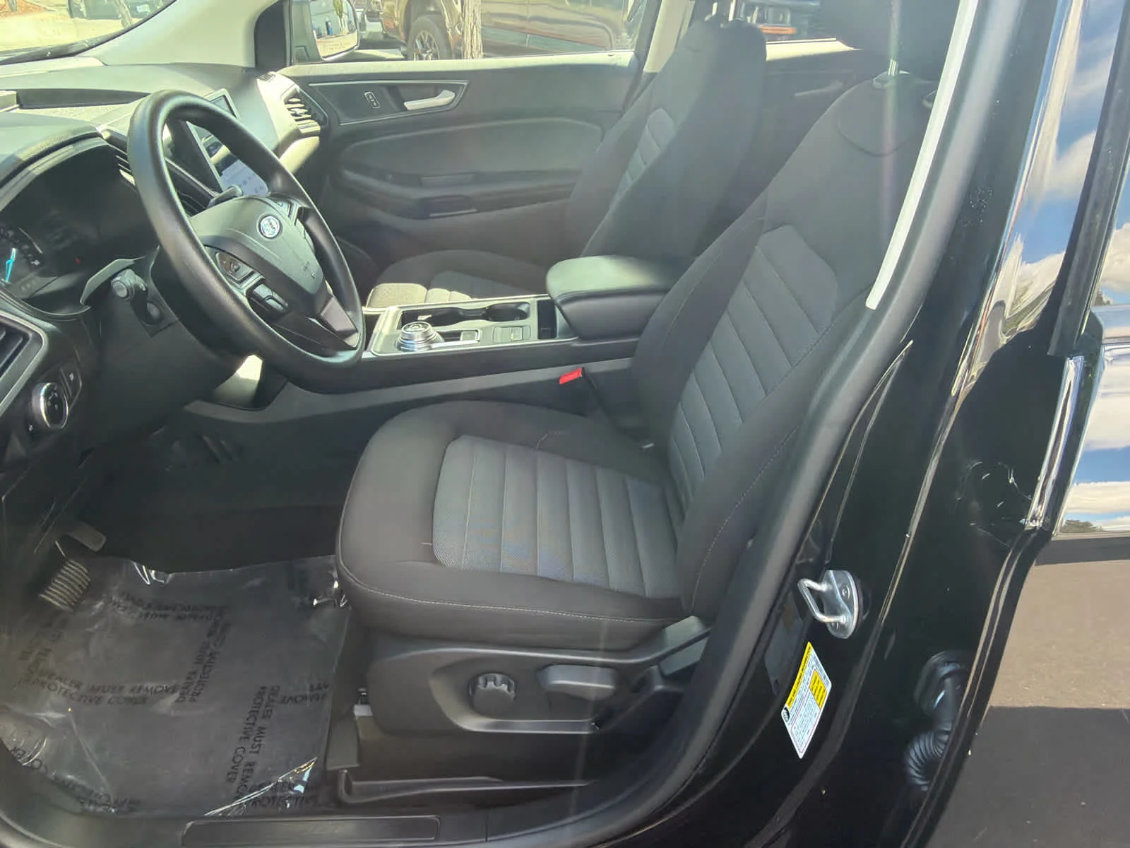 Used 2024 Agate Black Ford SE image 11
