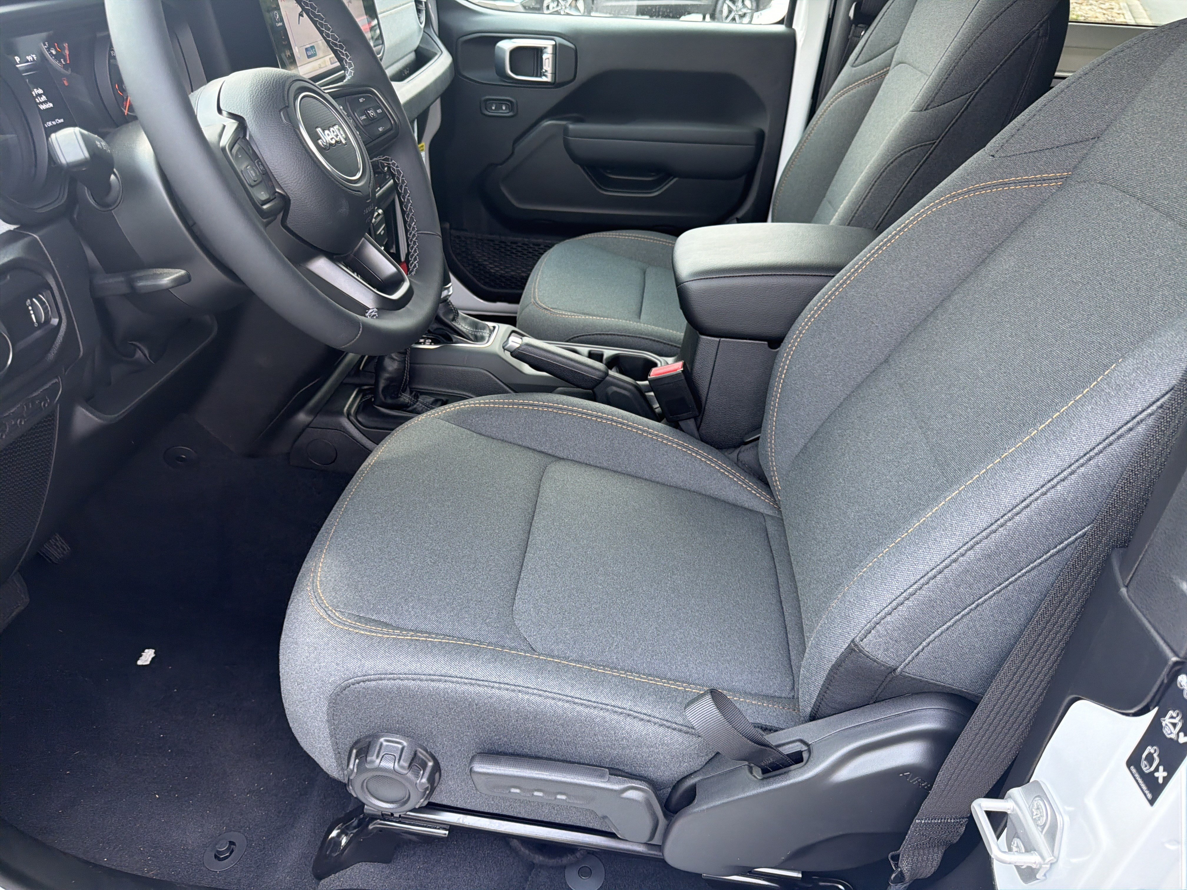 New 2026 Bright White Clear-Coat Exterior Paint Jeep Sport S image 11