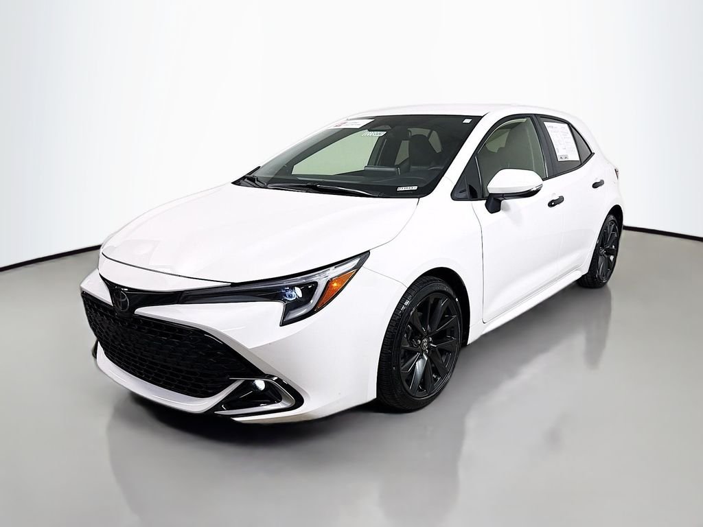 Used 2024 Ice Cap Toyota XSE image 3