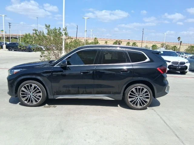 Used 2025  BMW xDrive28i image 3