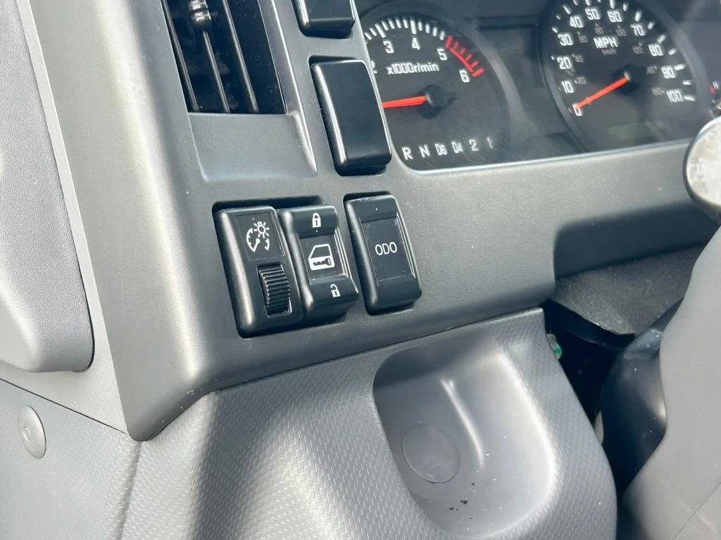 Used 2019 White OPEL NA image 30