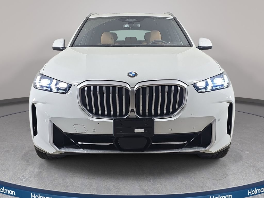 Certified Used 2025 Alpine White BMW xDrive40i image 2