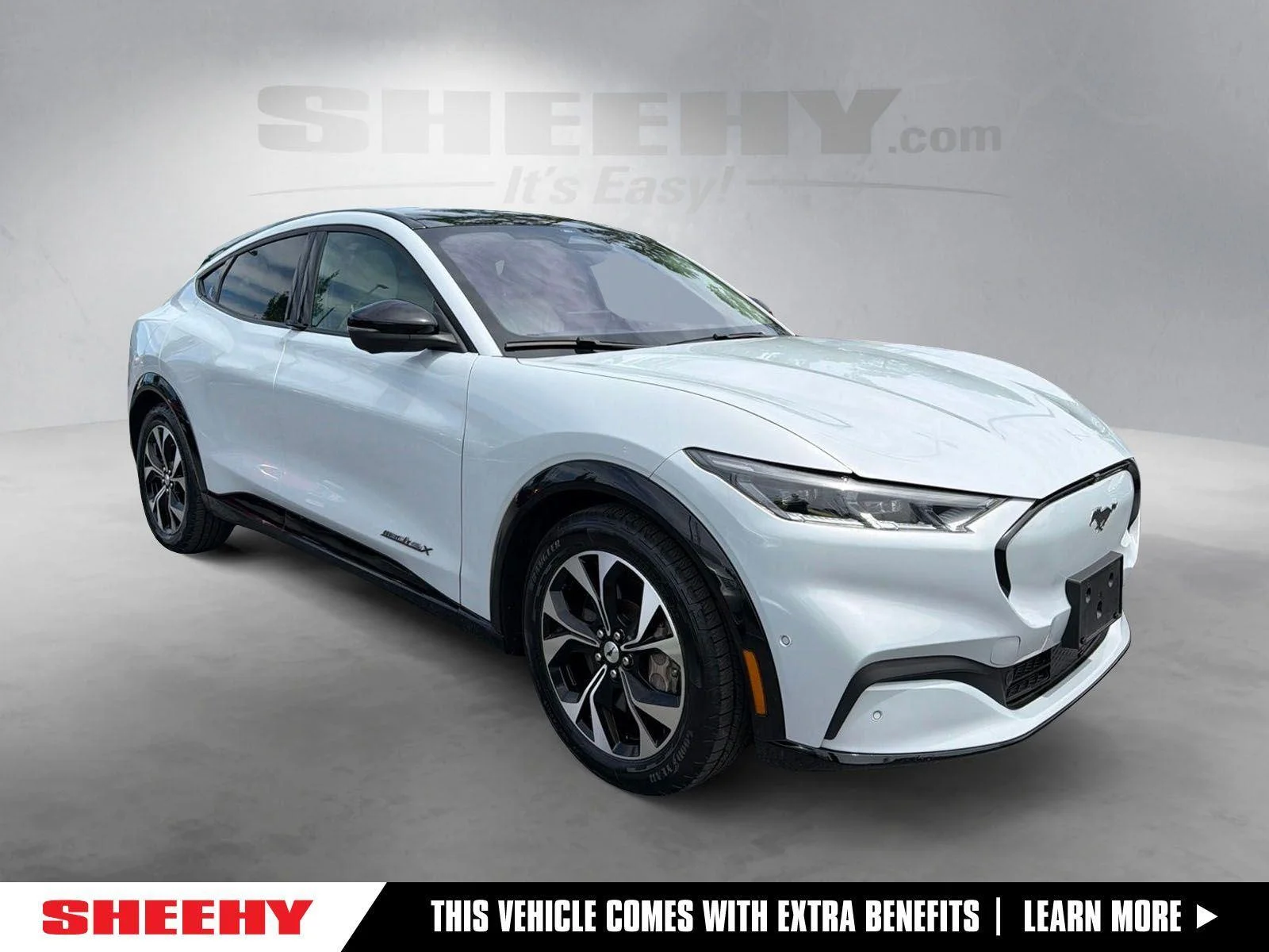 Used 2023 Space White Ford Premium image 1