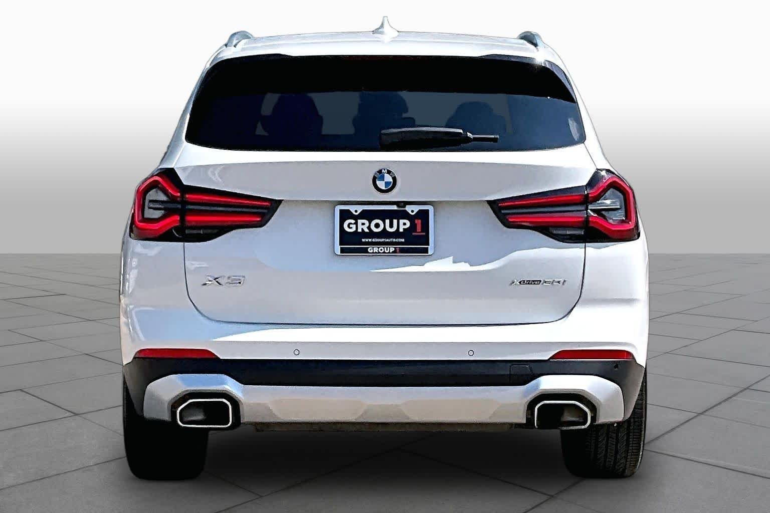 Used 2022 Alpine White BMW xDrive30i image 5