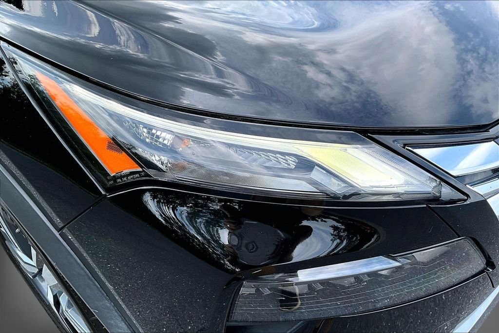 Used 2024 Black Nissan SL image 38
