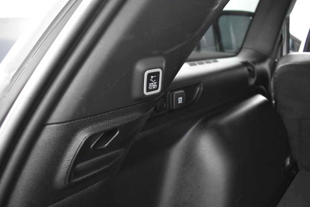 Used 2025 Silver Zynith Jeep Altitude image 21