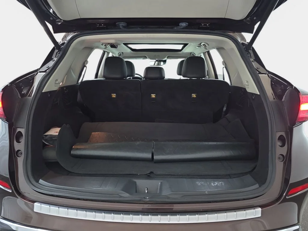 Used 2019 Brown Nissan Platinum image 14