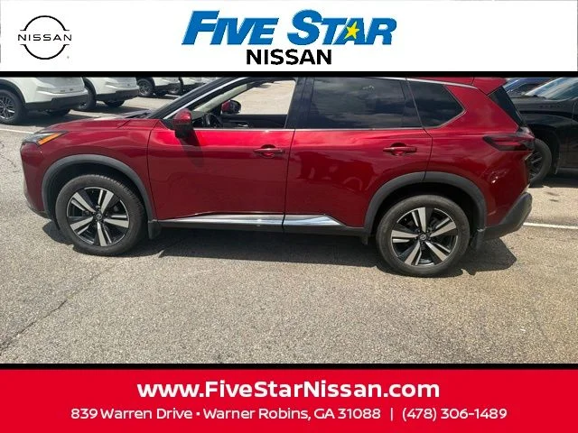 Used 2021 Red Nissan SL image 15