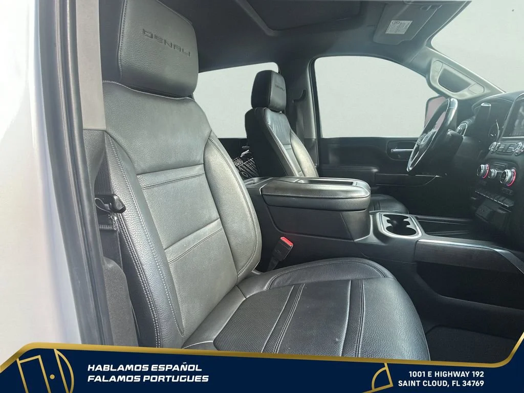 Used 2022 White Frost Tricoat GMC Denali image 29