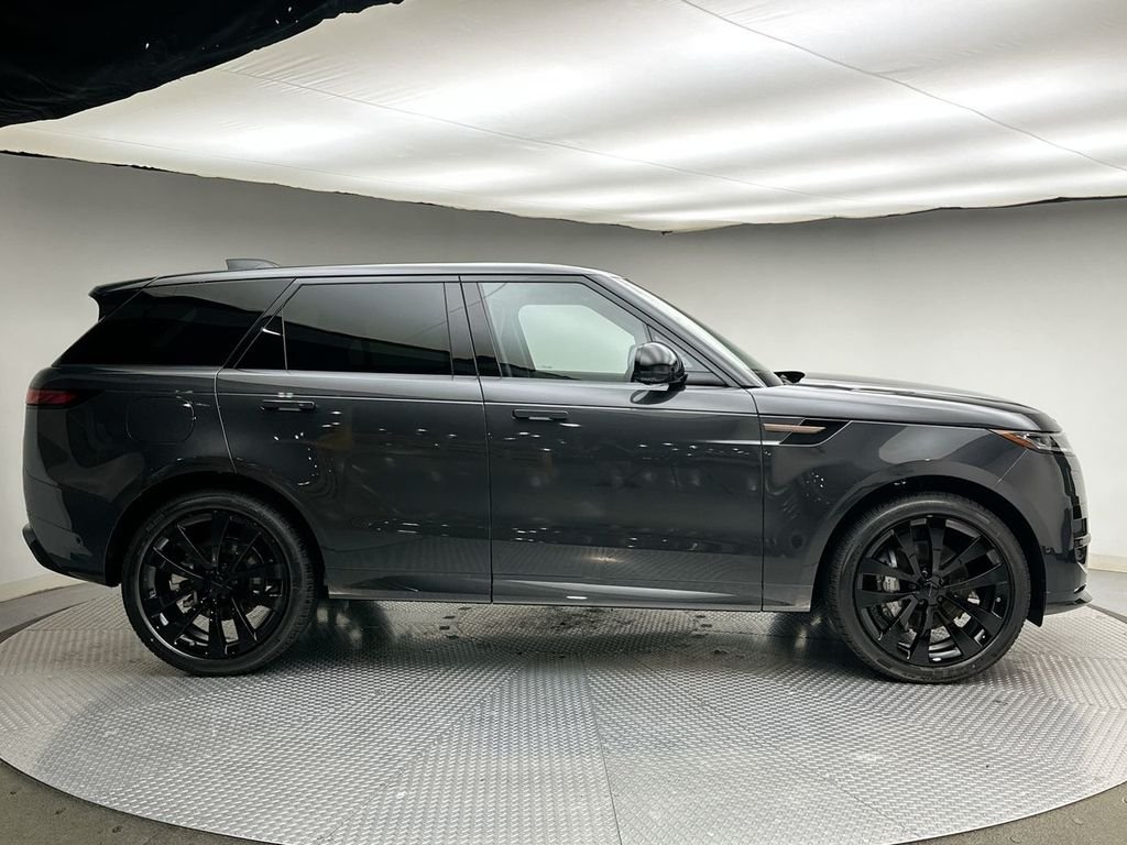 New 2026 Carpathian Gray Premium Metallic Land Rover Dynamic SE image 4