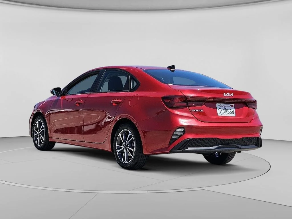 Used 2022 Red Kia LXS image 15