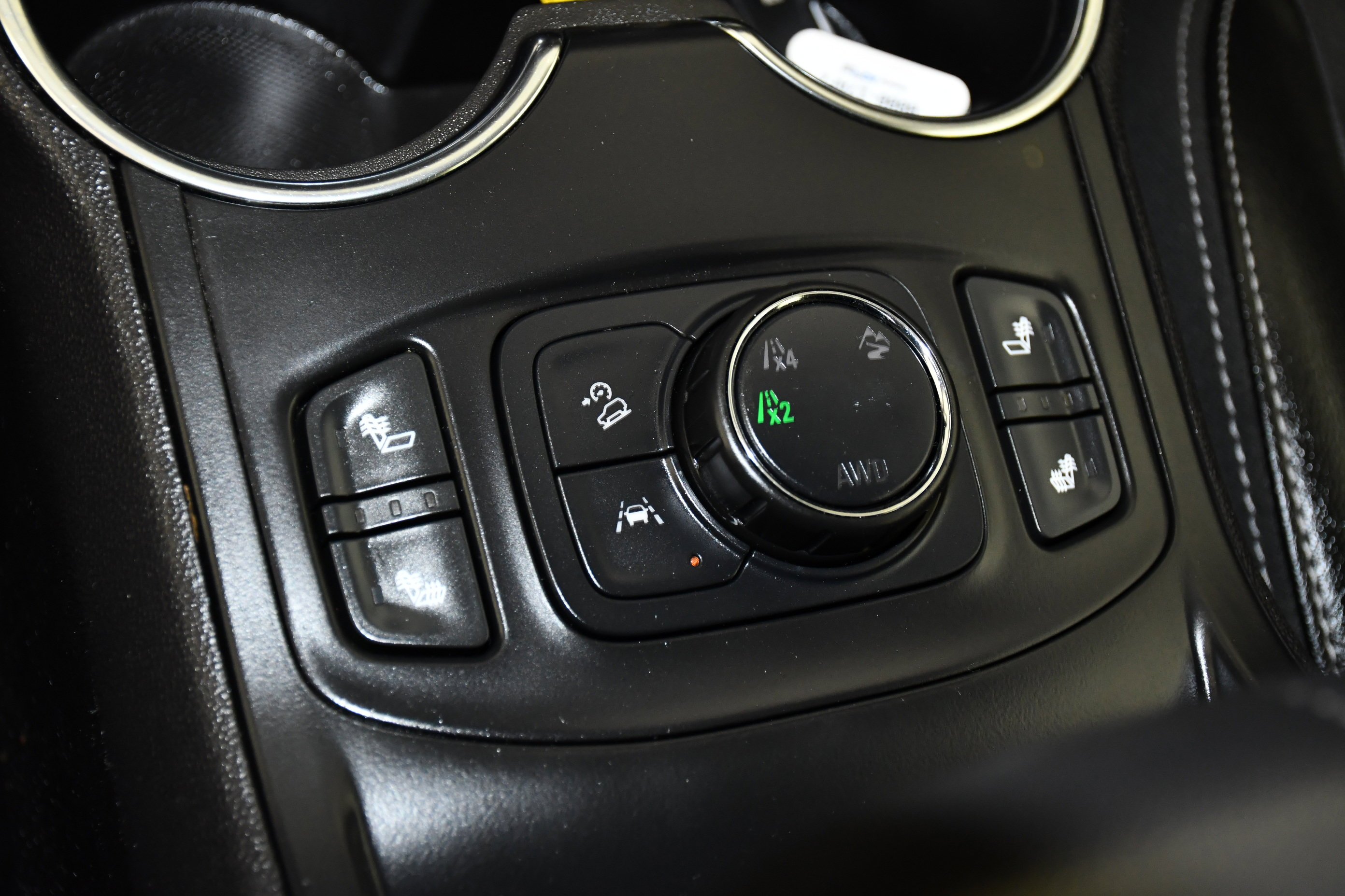 Used 2024 Sterling Metallic GMC SLT image 33