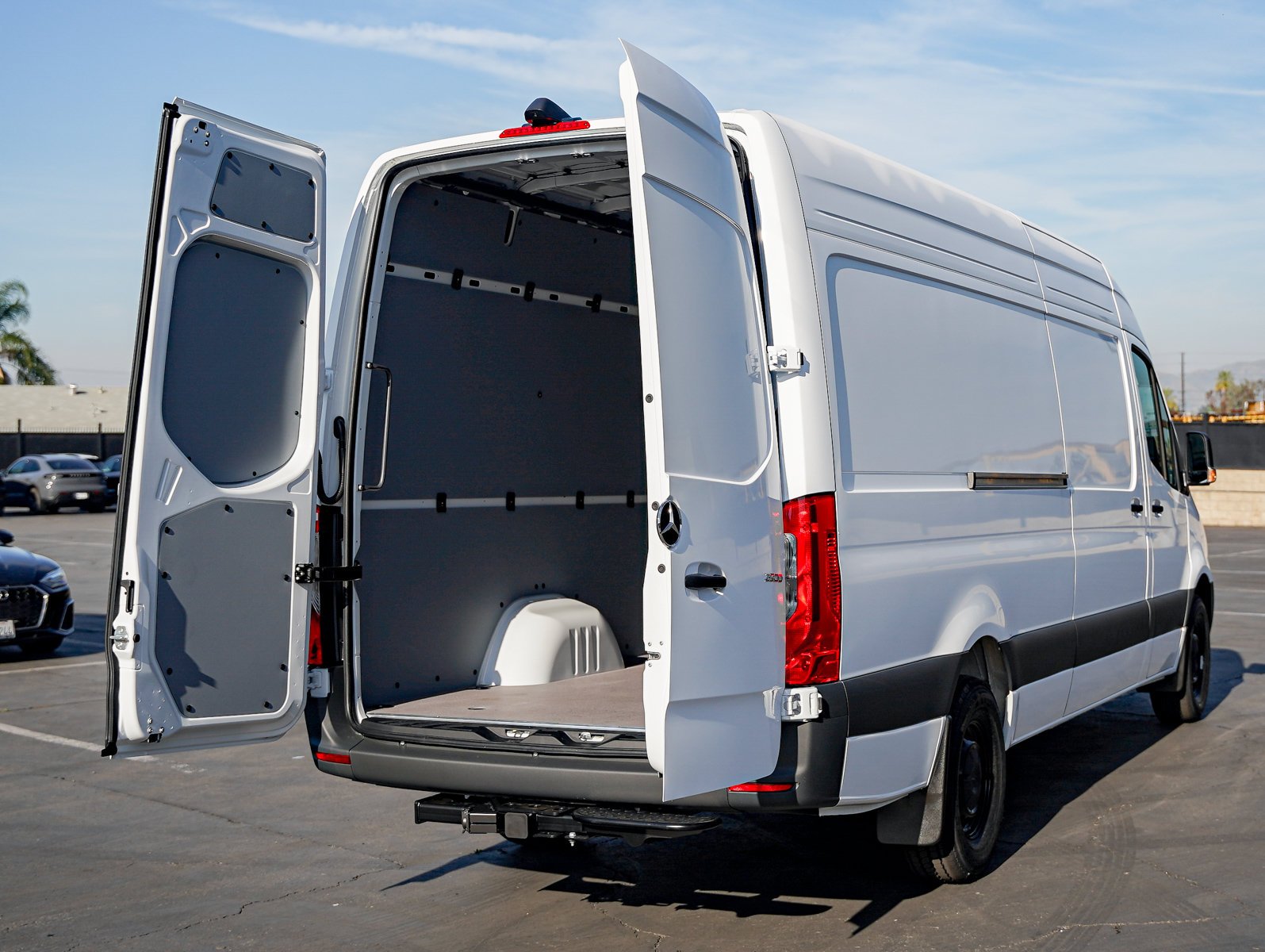 New 2026 Arctic+White Mercedes-Benz 2500 High Roof I4 Diesel HO 170 RWD image 8
