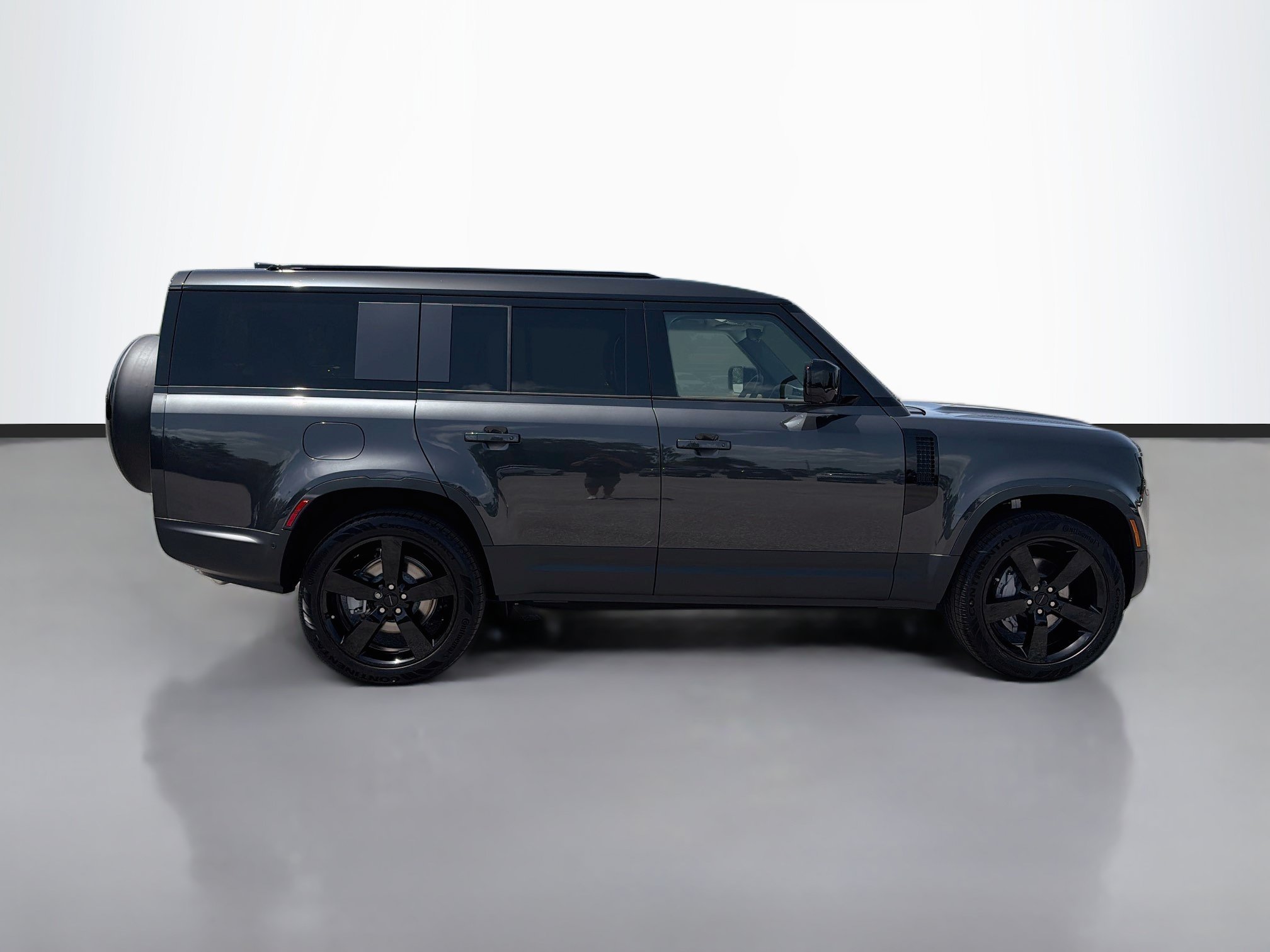 New 2026 Carpathian Grey Land Rover S image 6