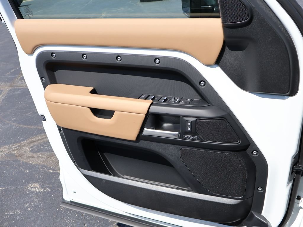2026 Land Rover Defender X-Dynamic SE - Photo 35