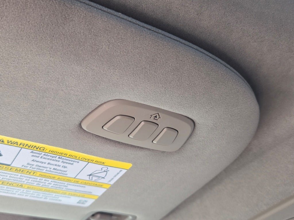 New 2026 Star White Metallic Tri-Coat Ford F-250® Platinum® image 37