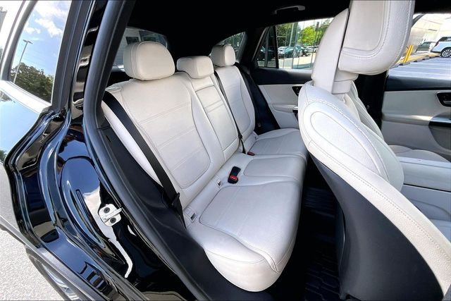 Used 2024 Black Mercedes-Benz GLC 300 image 21