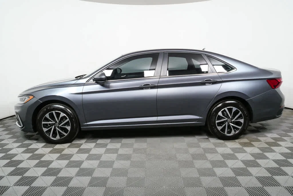 New 2026 Platinum Gray Metallic Volkswagen S image 27