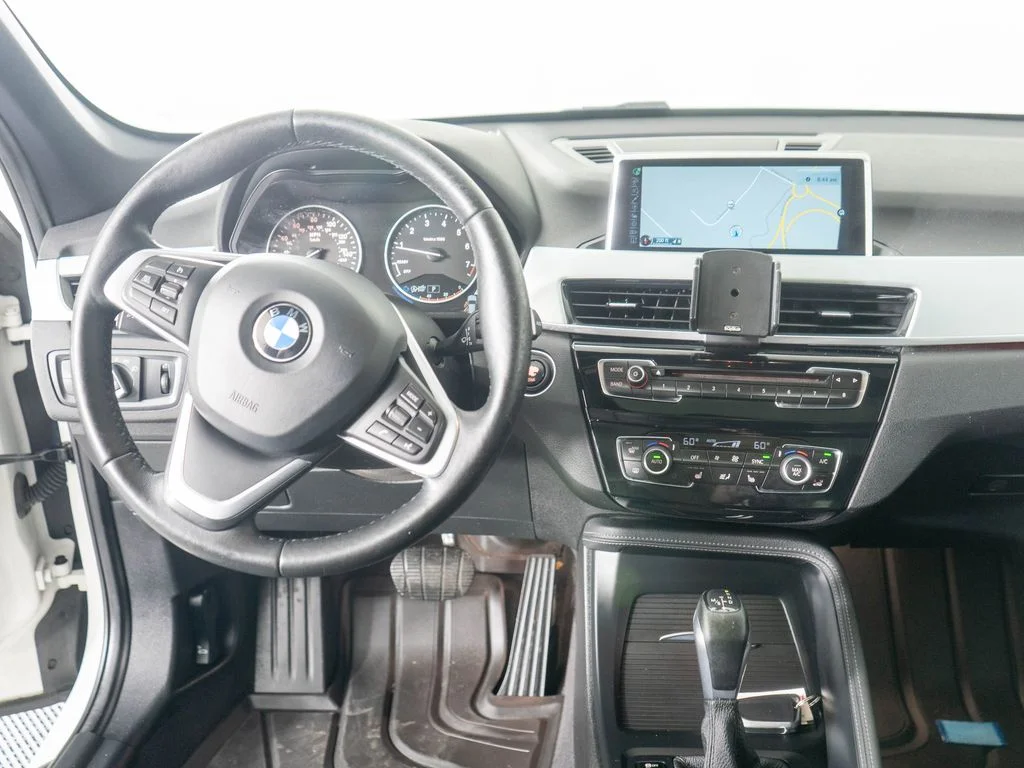 Used 2017 White BMW xDrive28i image 13