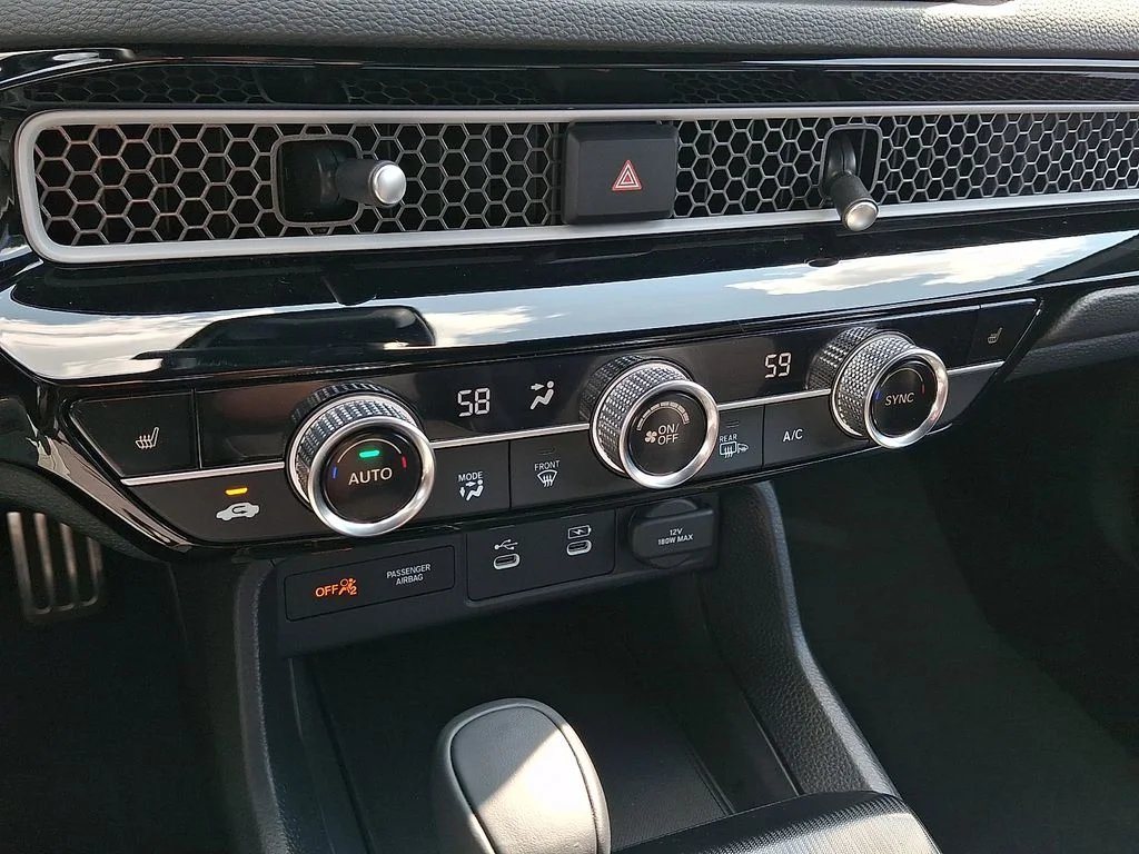 2026 Honda Civic Hatchback Sport - Photo 16