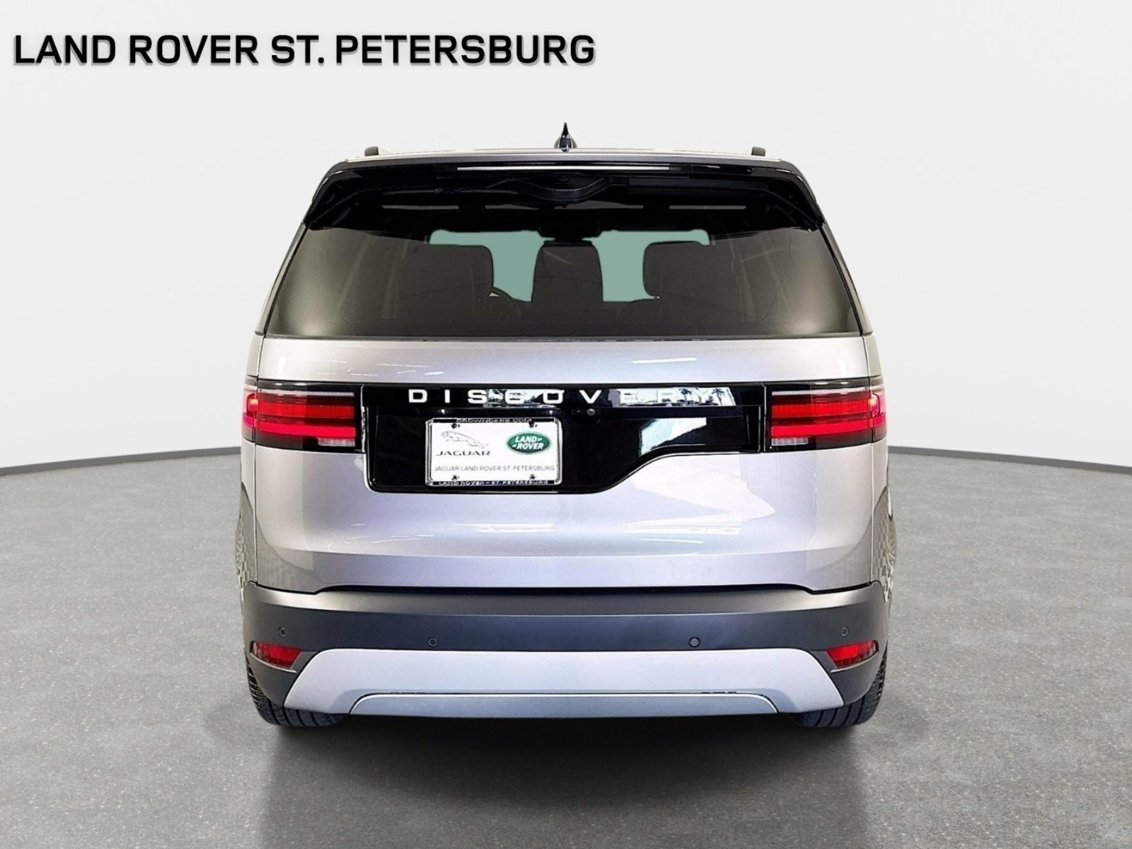 Used 2024 Gray Land Rover S image 6