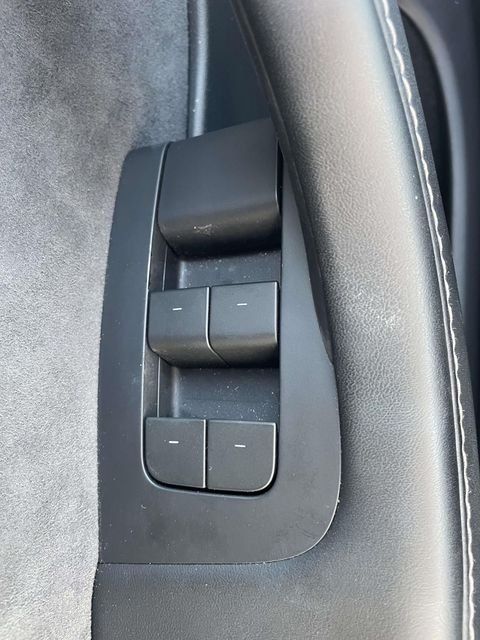 2023 Tesla Model Y Long Range - Photo 18